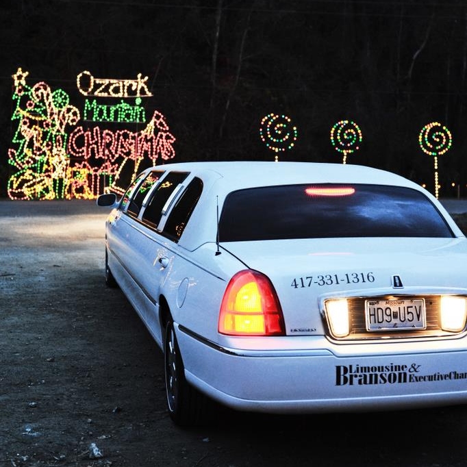 Limousine tour of Branson Christmas lights display